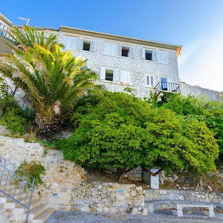 Konukevi Sonja P Rab Town